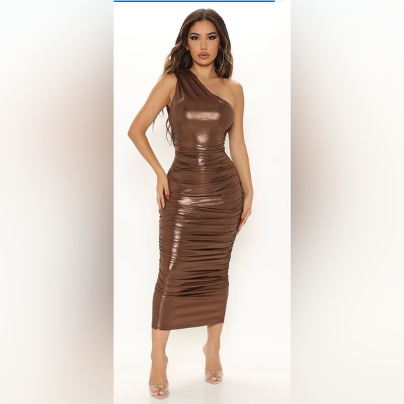 Fashion Nova Dresses & Skirts - NWT Fashion Nova Bronze Metallic Midi Dress 💛🏆🤎